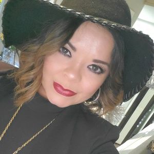 Meet your Posher, Veronica